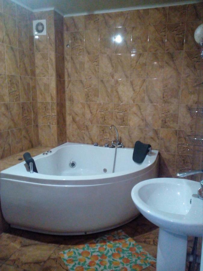 Imperial Hotel Krivoy Rog Kryvyi Rih Extérieur photo
